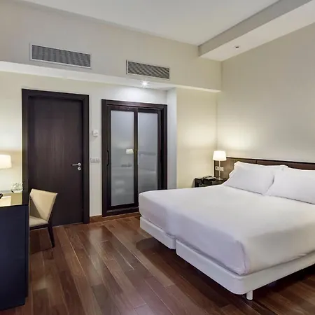 فندق Sercotel Puerta De La Catedral