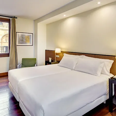 Отель Sercotel Puerta De La Catedral